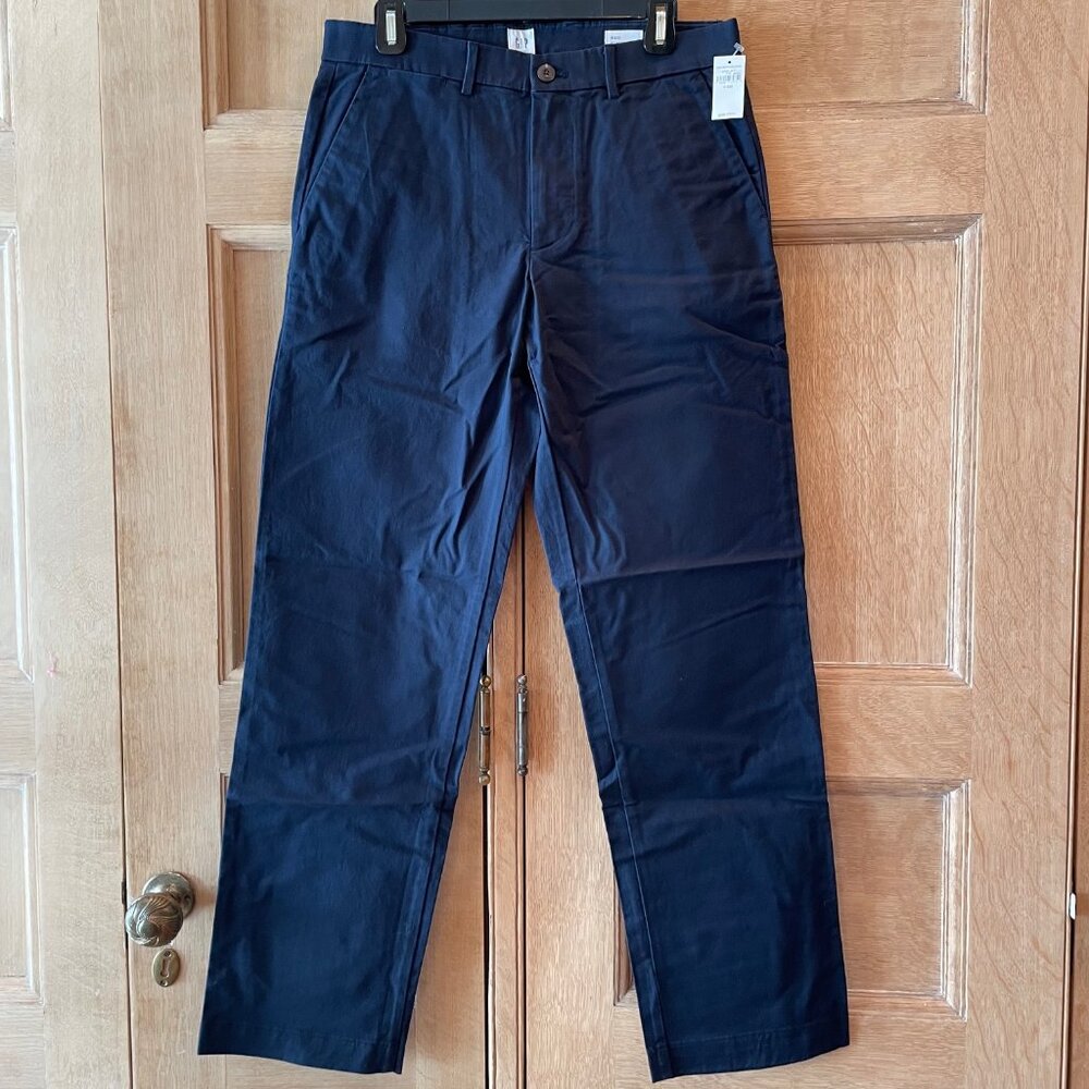 NWT GAP Relaxed Fit Navy Pants, Size 31x32
